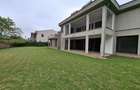 6 Bed Townhouse with En Suite in Lavington - 1