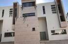 5 Bed Townhouse with En Suite at Lavington - 4
