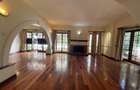 5 Bed Townhouse with En Suite in General Mathenge - 4