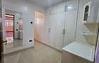 4 Bed House with En Suite in Lavington - 8