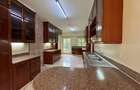 5 Bed Townhouse with En Suite in Rosslyn - 12