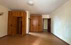3 Bed Apartment with En Suite in Kilimani - 11