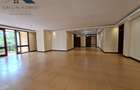 4 Bed Apartment with En Suite at Riverside Drive - 3