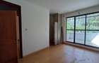 5 Bed House with En Suite in Lavington - 10