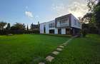 5 Bed Villa with En Suite in Runda - 18