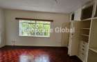 4 Bed House with En Suite in Rosslyn - 4