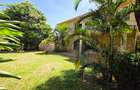 5 Bed Townhouse with En Suite at Old Kitusuru. - 11