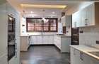 6 Bed House with En Suite in Kyuna - 6