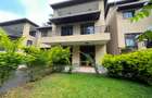 5 Bed Townhouse with En Suite at Lavington - 1