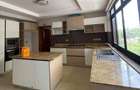 4 Bed Apartment with En Suite at Riverside Drive - 8