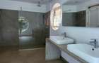 5 Bed Townhouse with En Suite in Kitisuru - 2