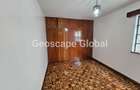 5 Bed House with En Suite in Spring Valley - 3