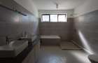 5 Bed House with En Suite in Lavington - 12