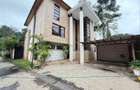 5 Bed Townhouse with En Suite in Lavington - 1