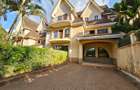 4 Bed Townhouse with En Suite in Lavington - 3