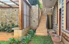 7 Bed House with En Suite in Redhill - 12