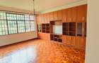 5 Bed Townhouse with En Suite at Lavington Green - 7