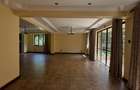 5 Bed Townhouse with En Suite in Lavington - 2