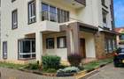 5 Bed House with En Suite in Lavington - 2