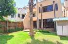 5 Bed Townhouse with En Suite at Lavington - 3