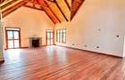 6 Bed House with En Suite at Ridgeways Road - 6