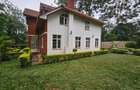 4 Bed House with En Suite in Rosslyn - 6