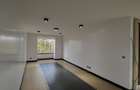 3 Bed Apartment with En Suite in Riverside - 10