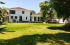 5 Bed House with En Suite in Runda - 1