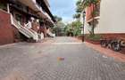 4 Bed Apartment with En Suite in Riverside - 3