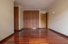 3 Bed Apartment with En Suite at Riverside Drive - 16