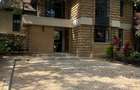 7 Bed Villa with En Suite in Lavington - 1