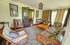 4 Bed House with En Suite in Nyari - 4