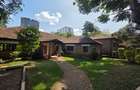 4 Bed House with En Suite at Lavington - 1
