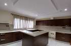 5 Bed Townhouse with En Suite at Lavington - 6