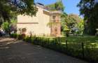 4 Bed House with En Suite at Westlands - 2