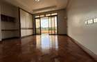 3 Bed Apartment with Swimming Pool in Riverside - 8