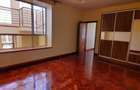 4 Bed Townhouse with En Suite at Lavington - 13