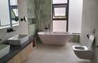5 Bed Townhouse with En Suite in Brookside - 12