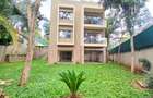 5 Bed Townhouse with En Suite at Lavington - 3
