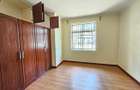 5 Bed House with En Suite in Lavington - 19