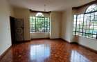 5 Bed Townhouse with En Suite at Lavington - 6