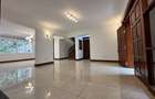 5 Bed House with En Suite in Rosslyn - 7