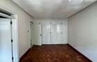 4 Bed Apartment in Riverside - 8