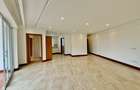 3 Bed Apartment with En Suite in Parklands - 10