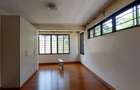 5 Bed Townhouse with En Suite in Lavington - 17