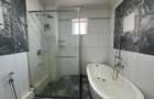 4 Bed Apartment with En Suite in Riverside - 13