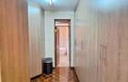 5 Bed Townhouse with En Suite in Lavington - 12