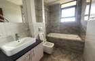 3 Bed Apartment with En Suite in Riverside - 9