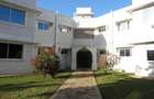 2 Bed Apartment with En Suite at As82 - 4