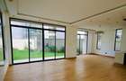 5 Bed Villa with En Suite at 2026-386 5 Bed - 2